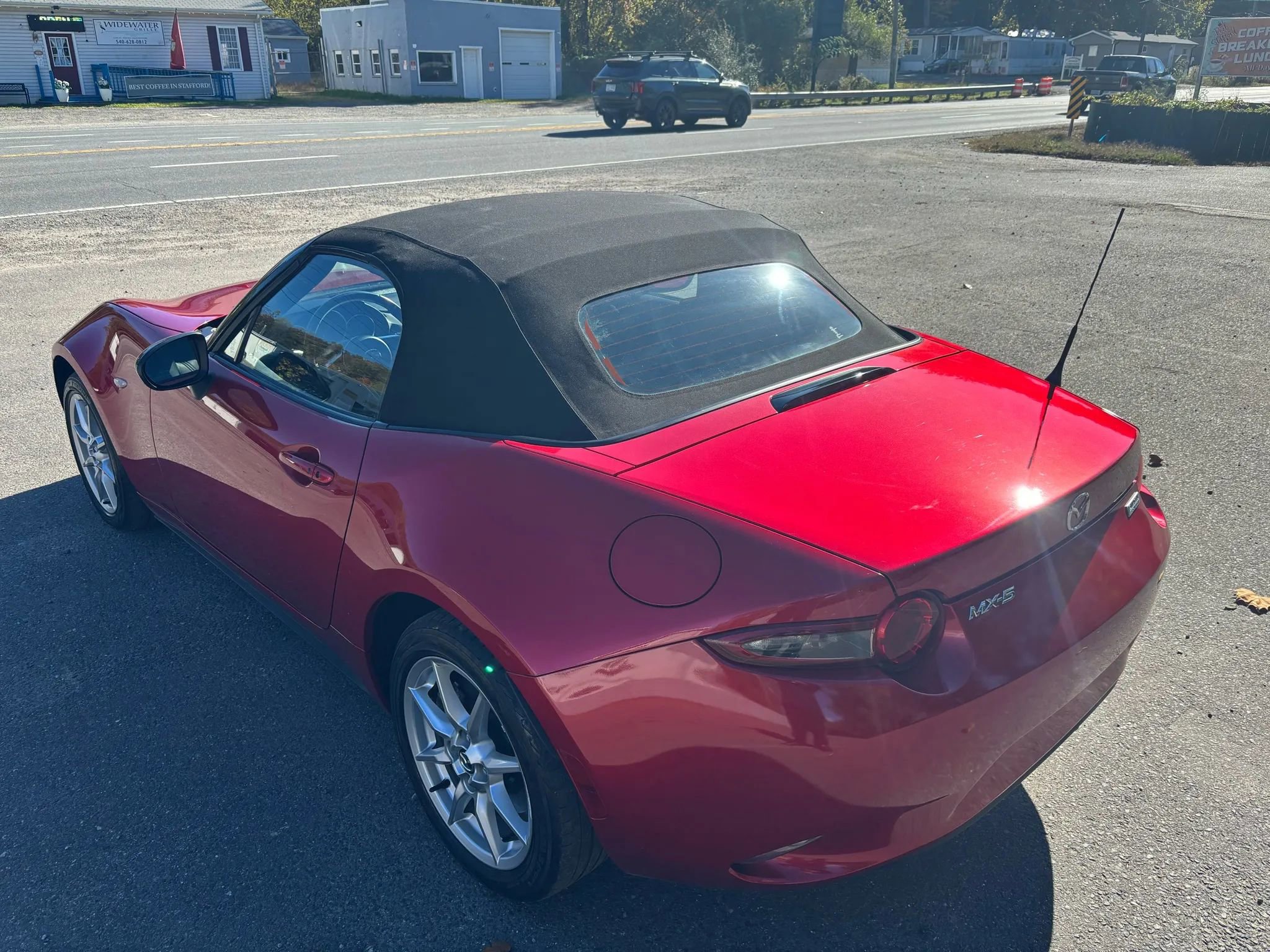 Used 2016 MAZDA MX-5 Miata Sport image 38