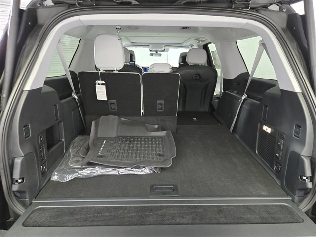 New 2025 Lincoln Navigator L Black Label w/ Black Label Special Edition image 18