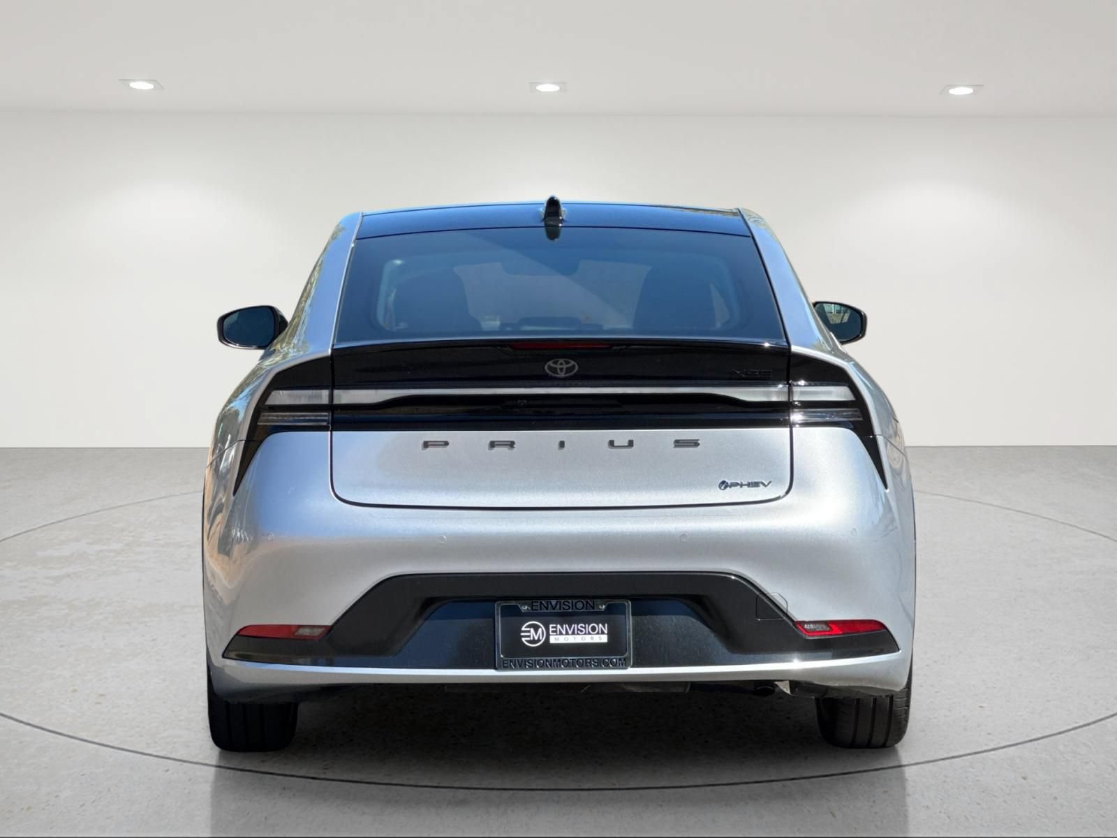 Used 2025 Toyota Prius Plug-In Hybrid FWD image 5