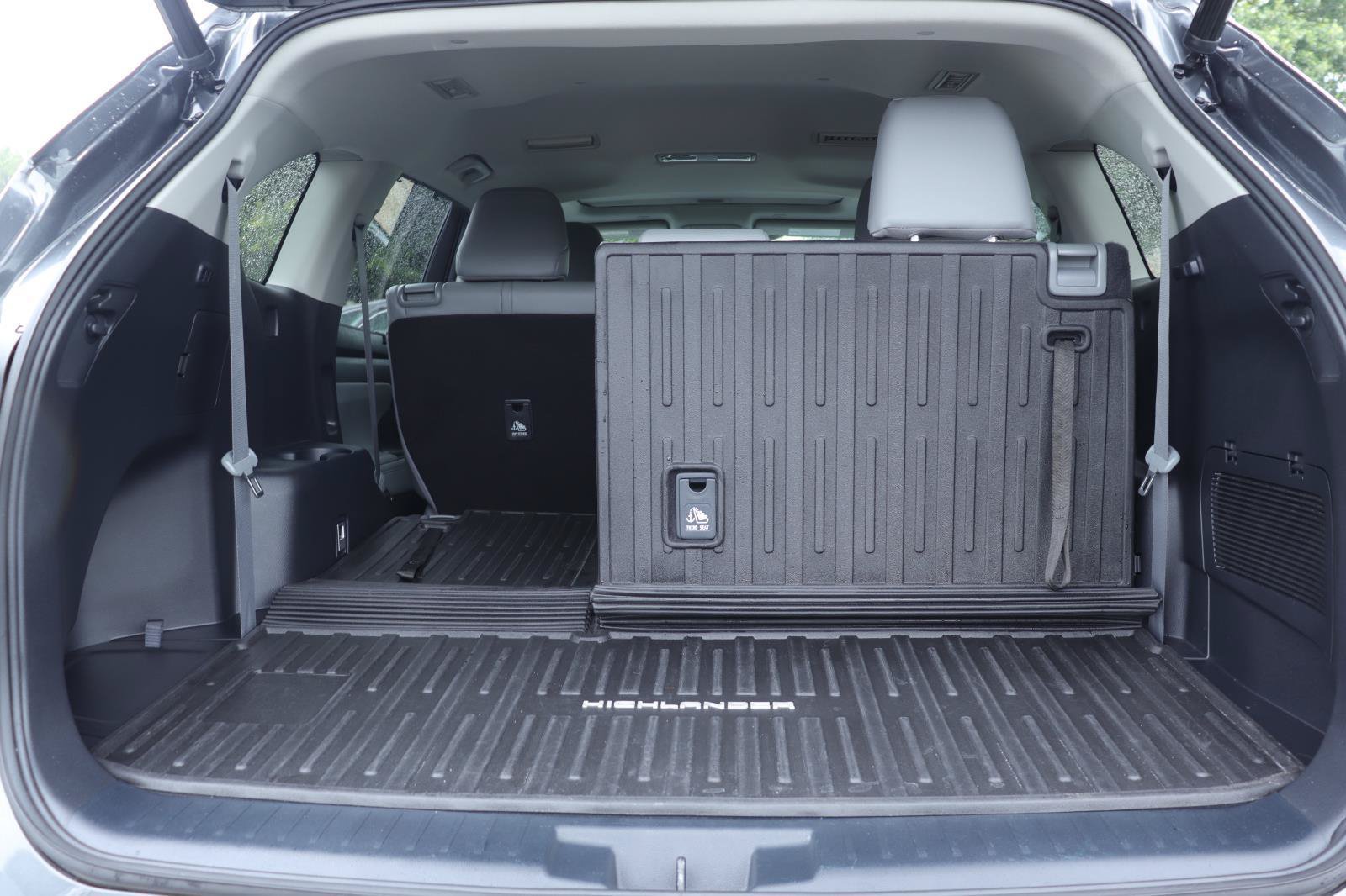 Used 2023 Toyota Highlander XLE FWD image 15