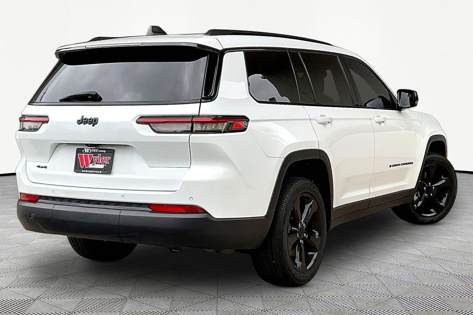 Used 2023 Jeep Grand Cherokee L Laredo AWD/4WD image 6