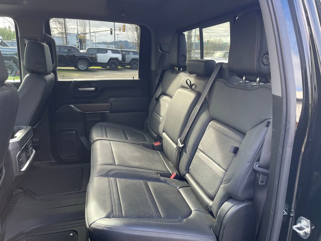 Used 2023 GMC Sierra 3500 Denali w/ Denali Black Diamond Edition image 8