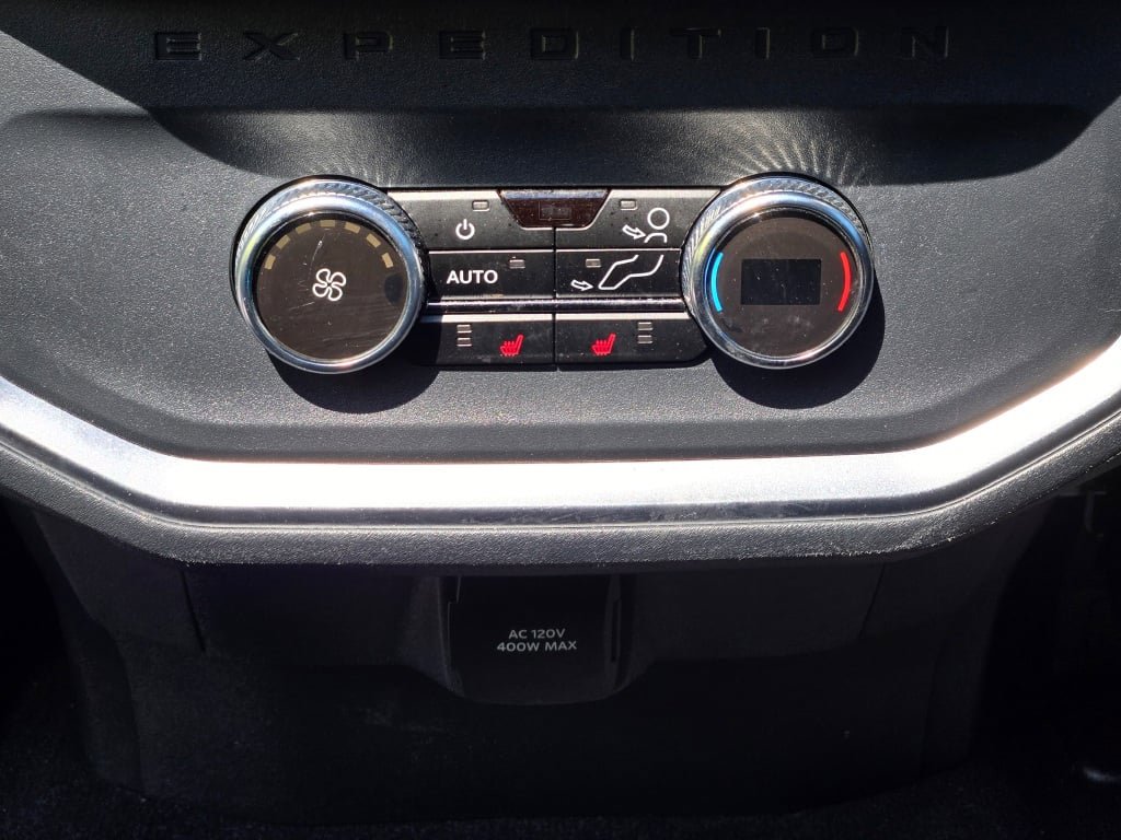Used 2025 Ford Expedition Platinum AWD/4WD image 23