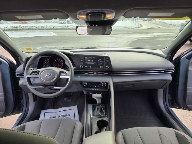 Used 2023 Hyundai Elantra SEL image 11