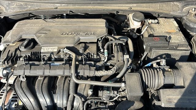Used 2021 Hyundai Elantra SEL FWD image 28