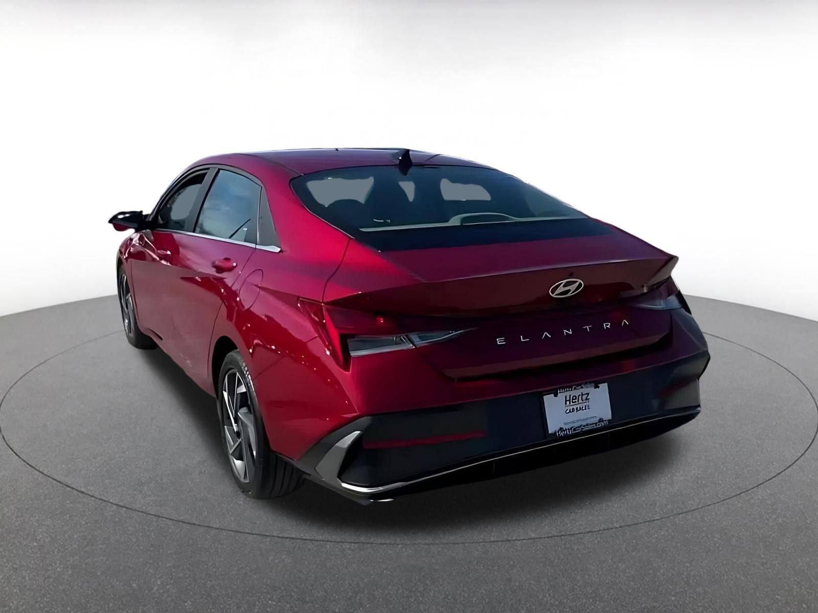 Used 2025 Hyundai Elantra SEL image 11