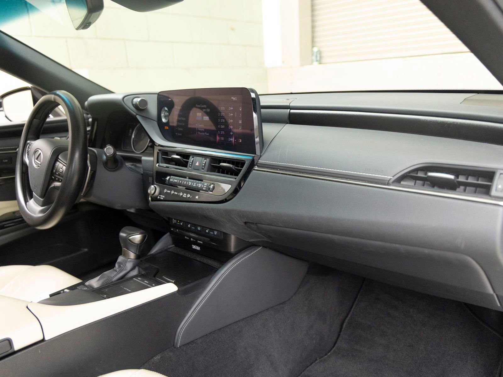 Used 2022 Lexus ES 350 w/ Accessory Package 2 FWD image 28