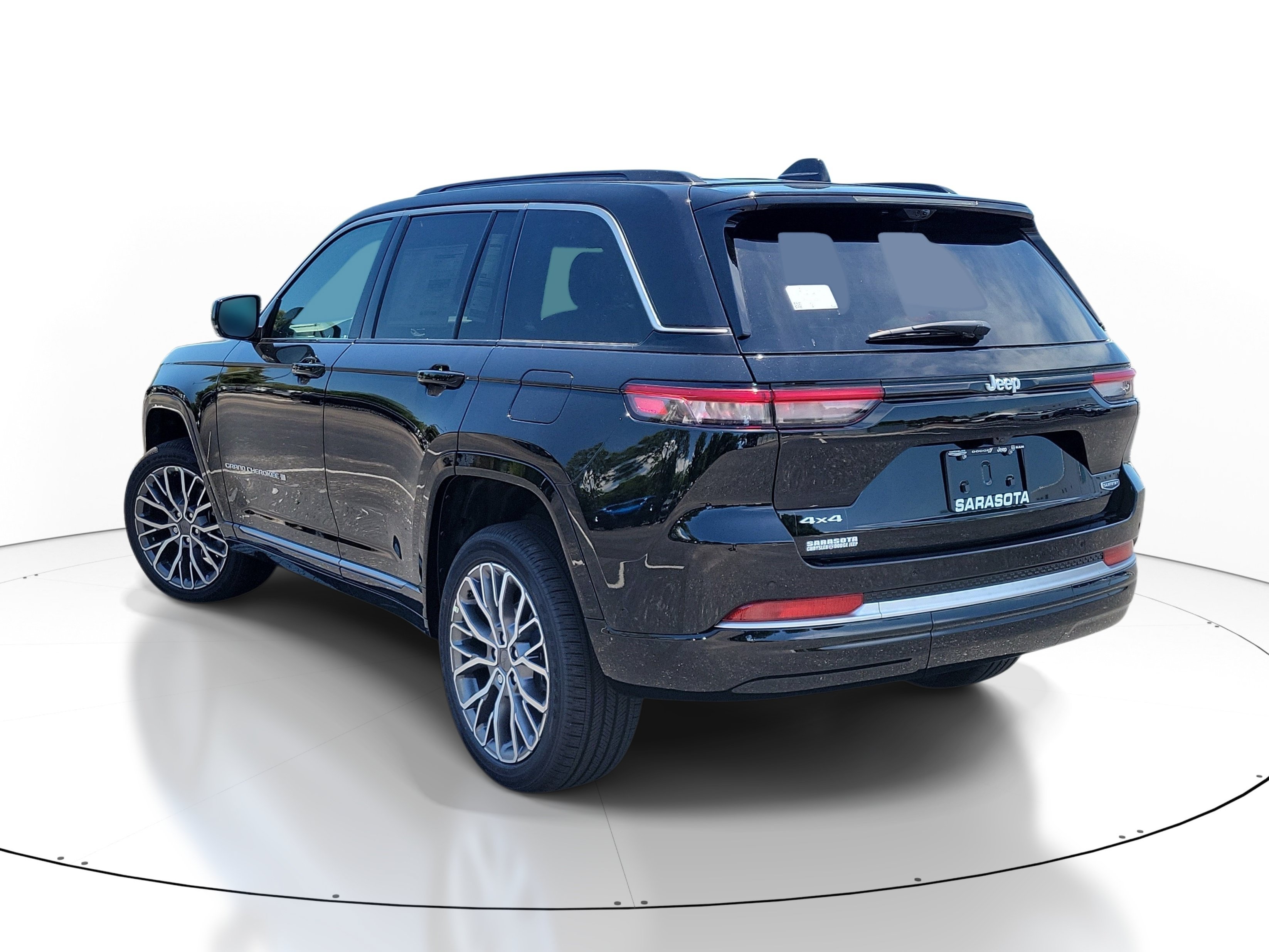 New 2026 Jeep Grand Cherokee Summit w/ Adv Protech Group IV AWD/4WD image 4