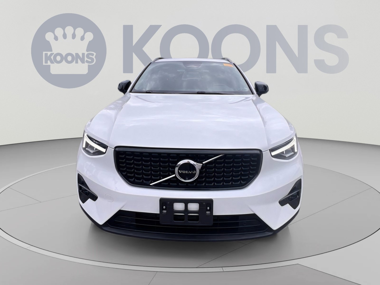 Certified 2024 Volvo XC40 B5 Plus w/ Climate Package AWD/4WD image 11