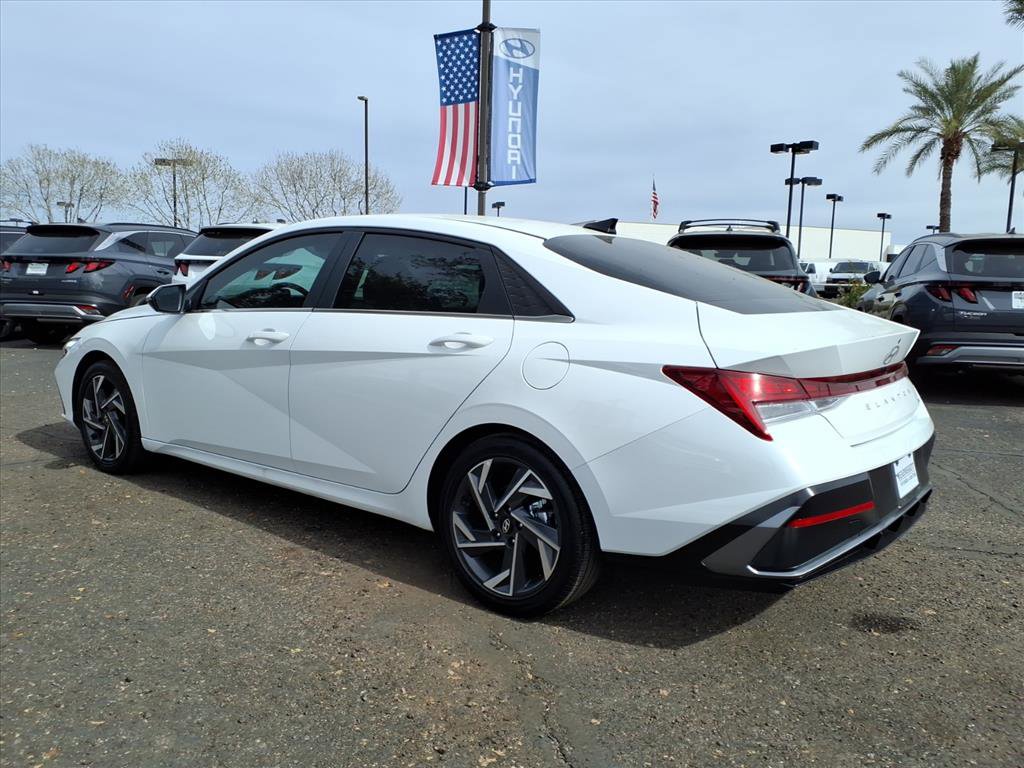Certified 2025 Hyundai Elantra Limited image 7
