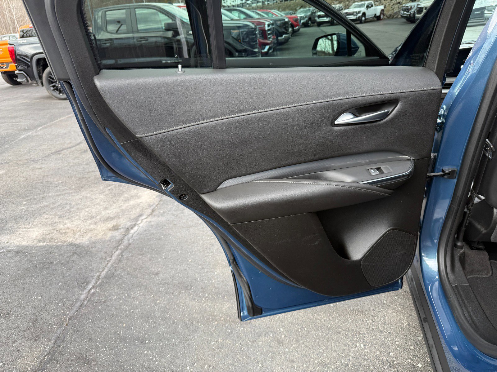 Used 2024 Cadillac XT4 Premium Luxury image 17