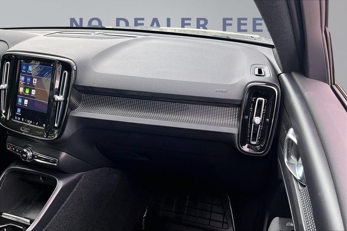 Used 2023 Volvo XC40 B4 Ultimate w/ Protection Package Premier FWD image 26