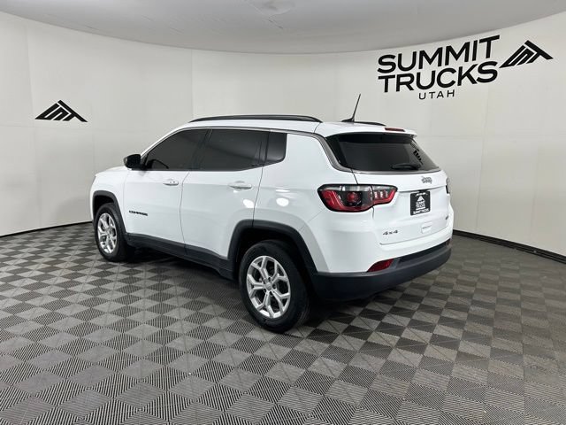 Used 2024 Jeep Compass Latitude AWD/4WD image 4