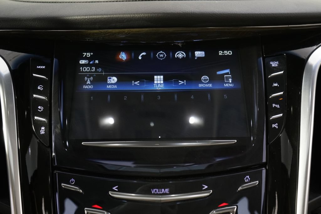 Used 2019 Cadillac Escalade Premium Luxury AWD/4WD image 29