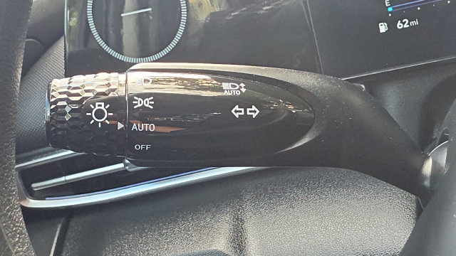 Used 2024 Hyundai Elantra SEL FWD image 19