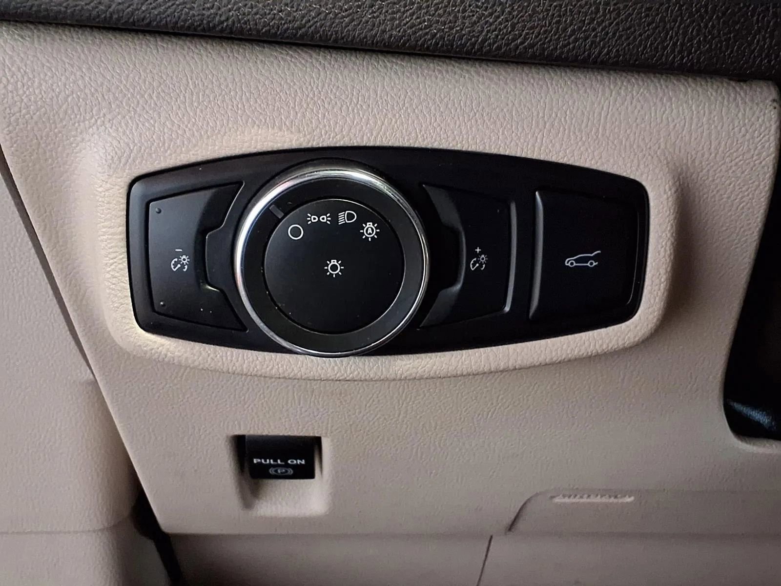 Used 2017 Lincoln MKC Select image 19
