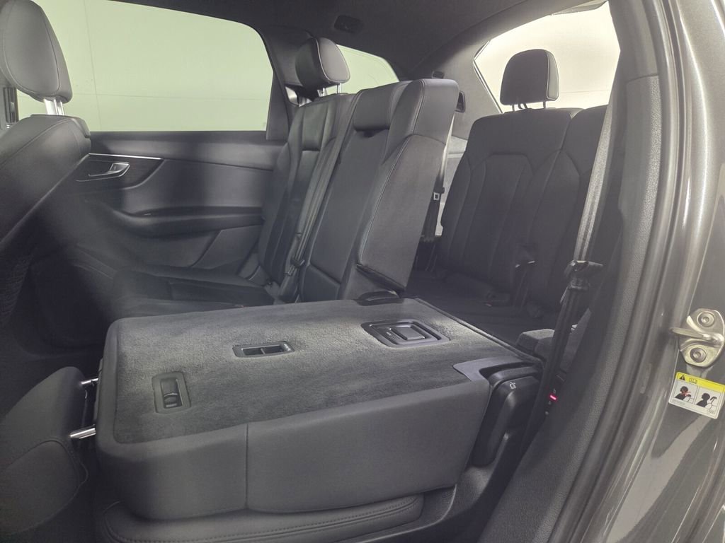 Used 2021 Audi Q7 2.0T Premium w/ Convenience Package AWD/4WD image 25