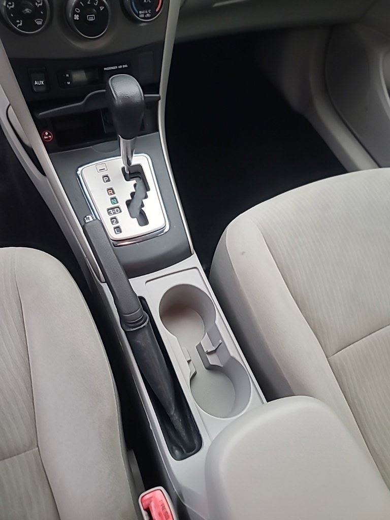 Used 2010 Toyota Corolla LE FWD image 26