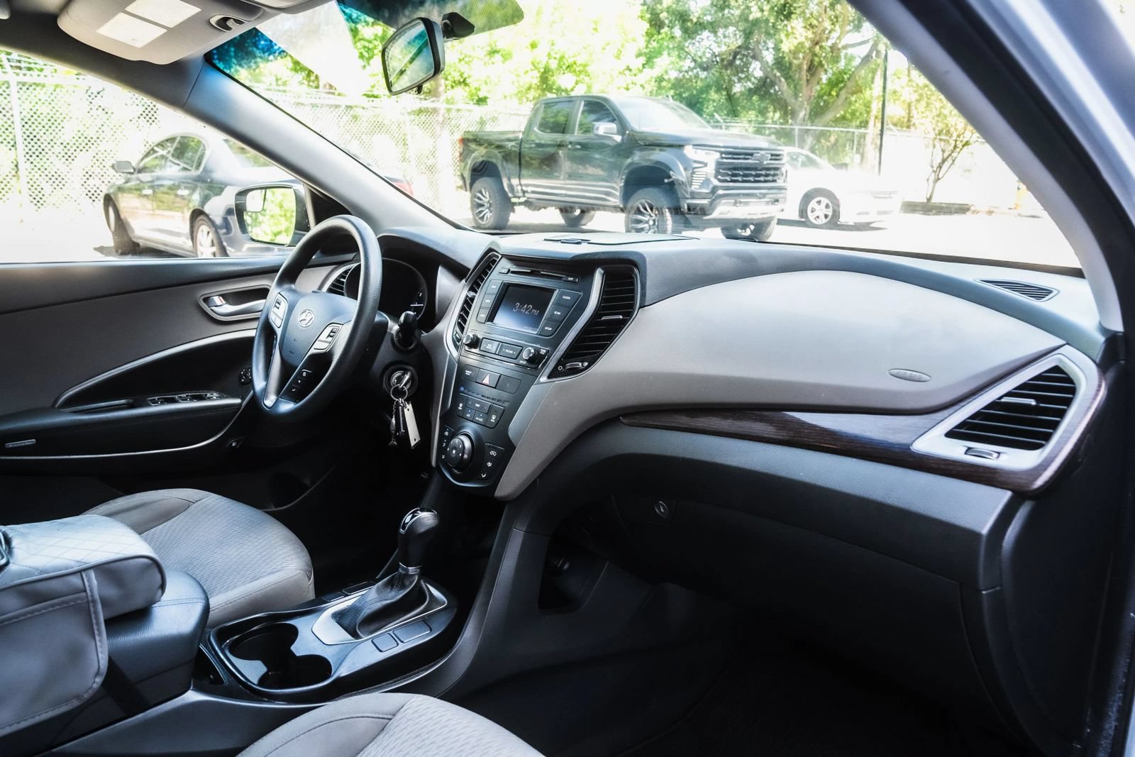 Used 2018 Hyundai Santa Fe Sport w/ Cargo Package FWD image 14