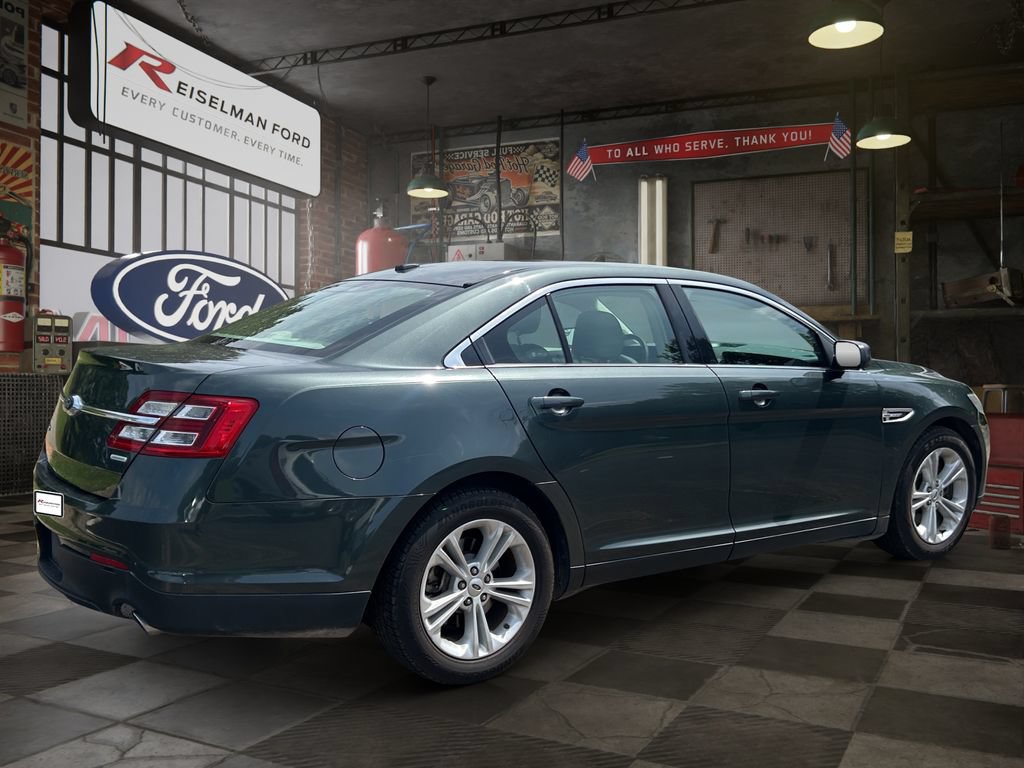 Used 2016 Ford Taurus SE FWD image 6