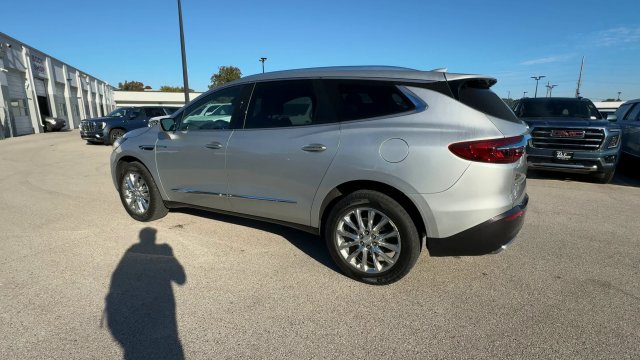 Used 2021 Buick Enclave Essence w/ Sound and Sites Package FWD image 7