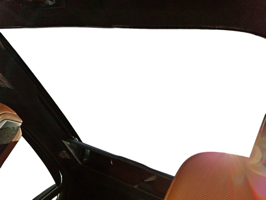 Certified 2025 BMW 750e xDrive w/ Executive Package image 15