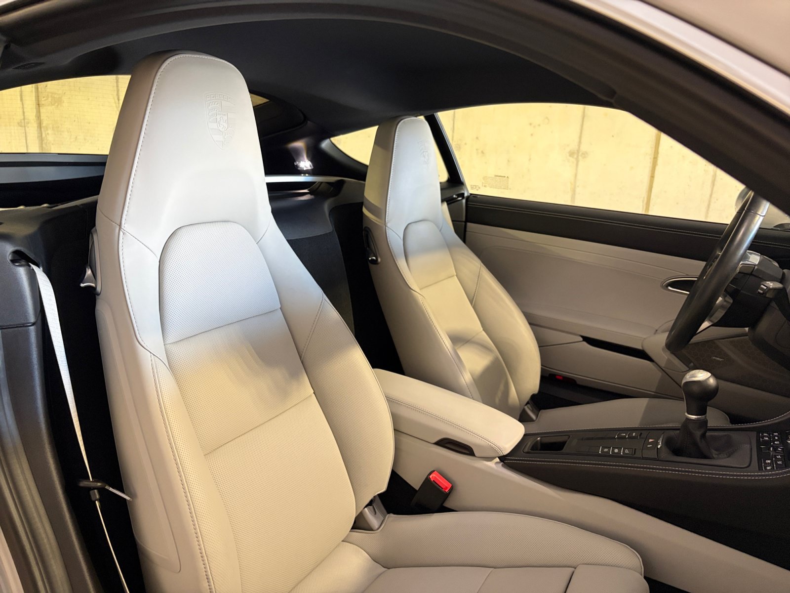 Certified 2024 Porsche 718 Cayman RWD image 27