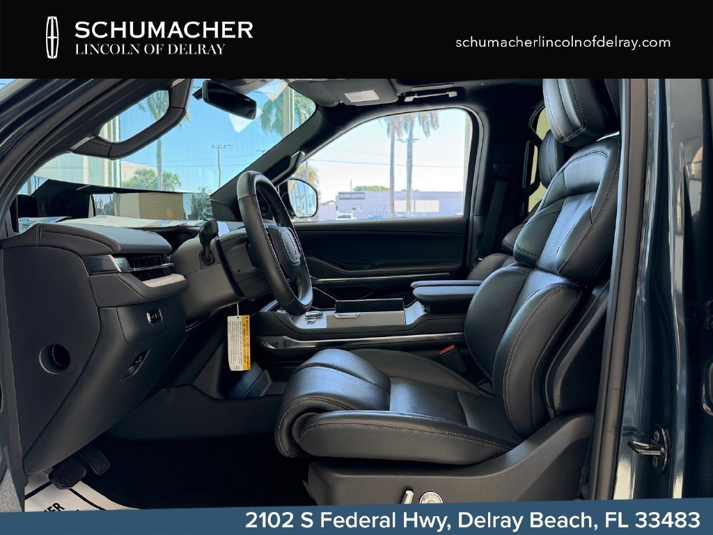 New 2026 Lincoln Navigator Reserve w/ Jet Appearance Package AWD/4WD image 10