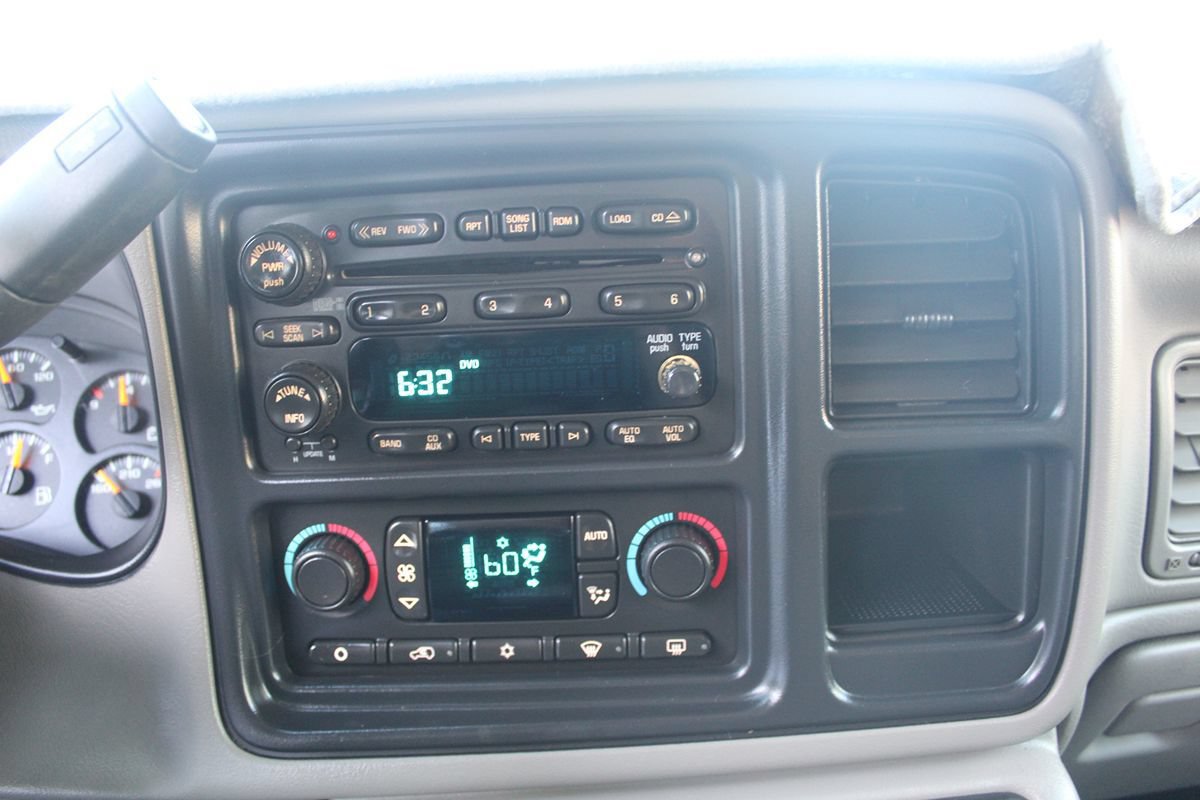 Used 2007 Chevrolet Silverado 2500 LT w/ Heavy-Duty Power Package AWD/4WD image 38