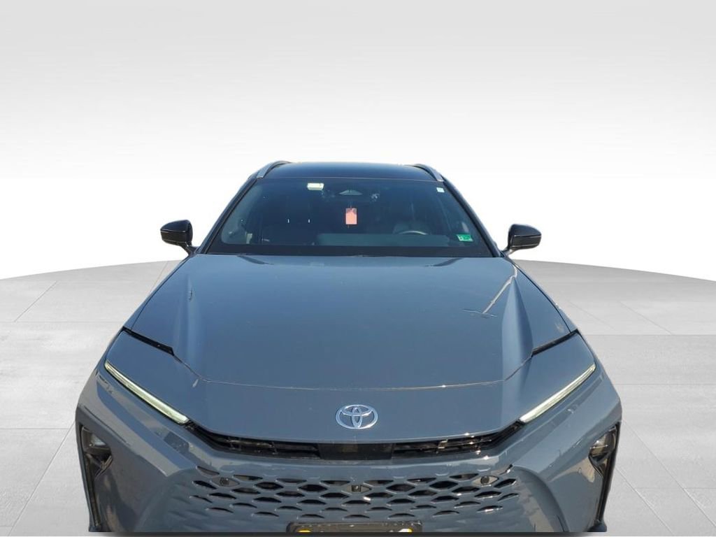 Used 2025 Toyota Crown Signia w/ Advanced Technology Package image 11