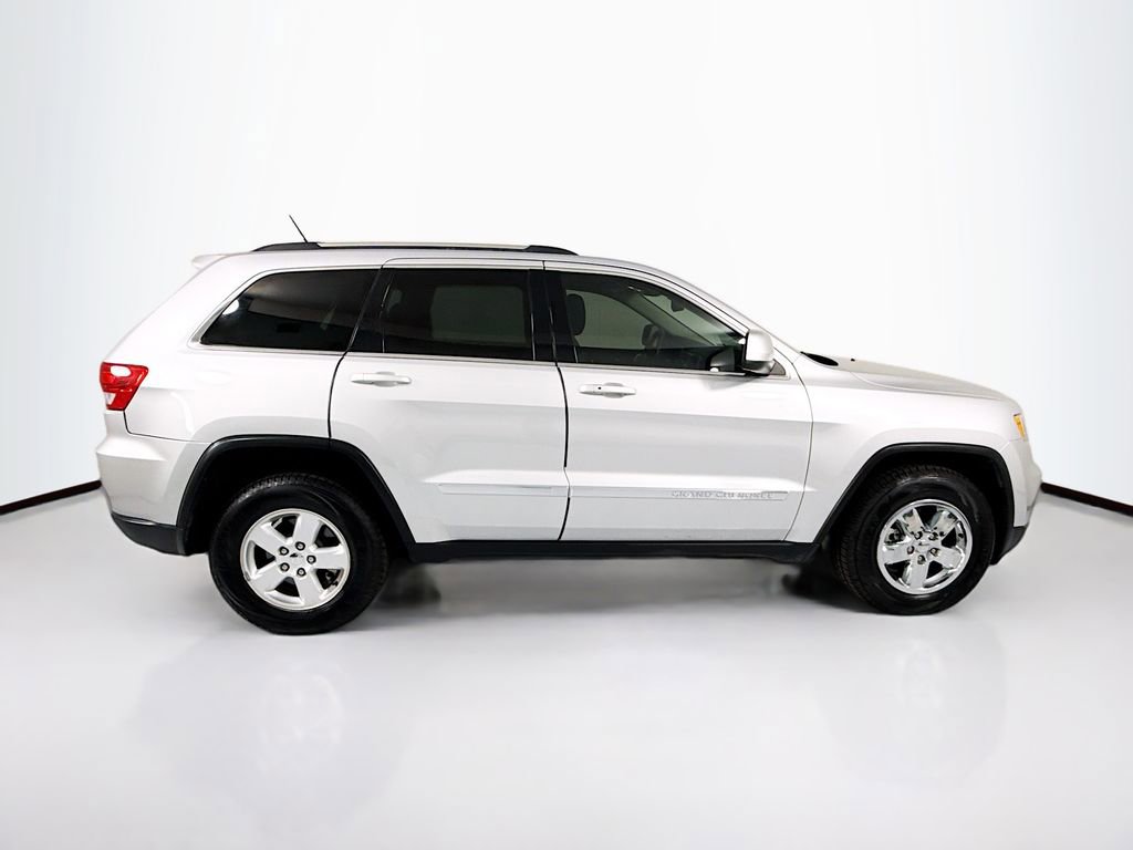 Used 2012 Jeep Grand Cherokee Laredo w/ Laredo E Group image 4