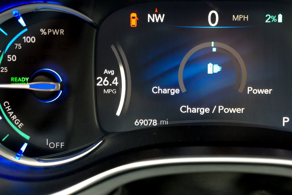 Used 2018 Chrysler Pacifica Limited w/ Advanced Safetytec Group image 44