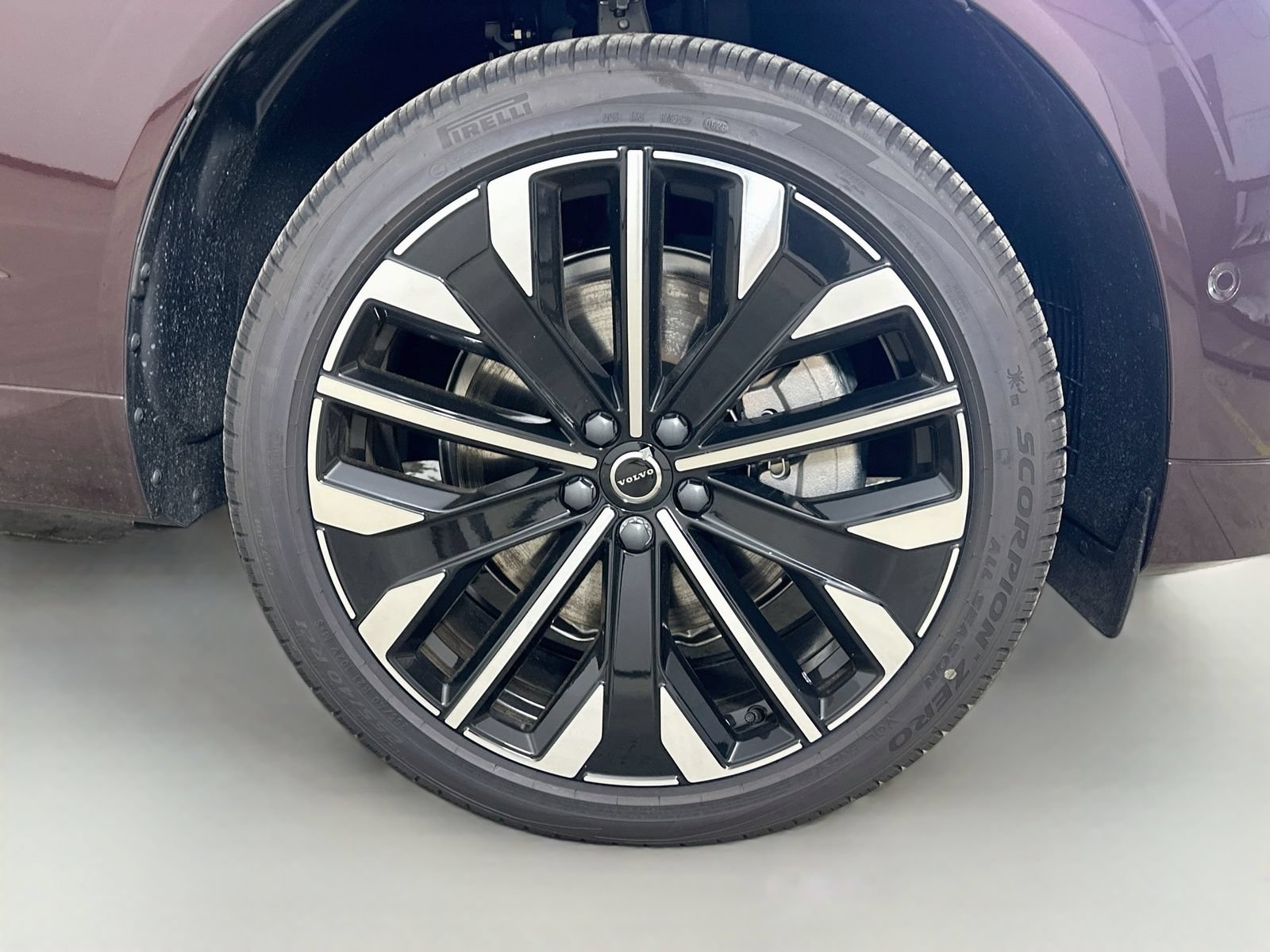 New 2026 Volvo XC60 T8 Ultra w/ Protection Package Premier AWD/4WD image 10