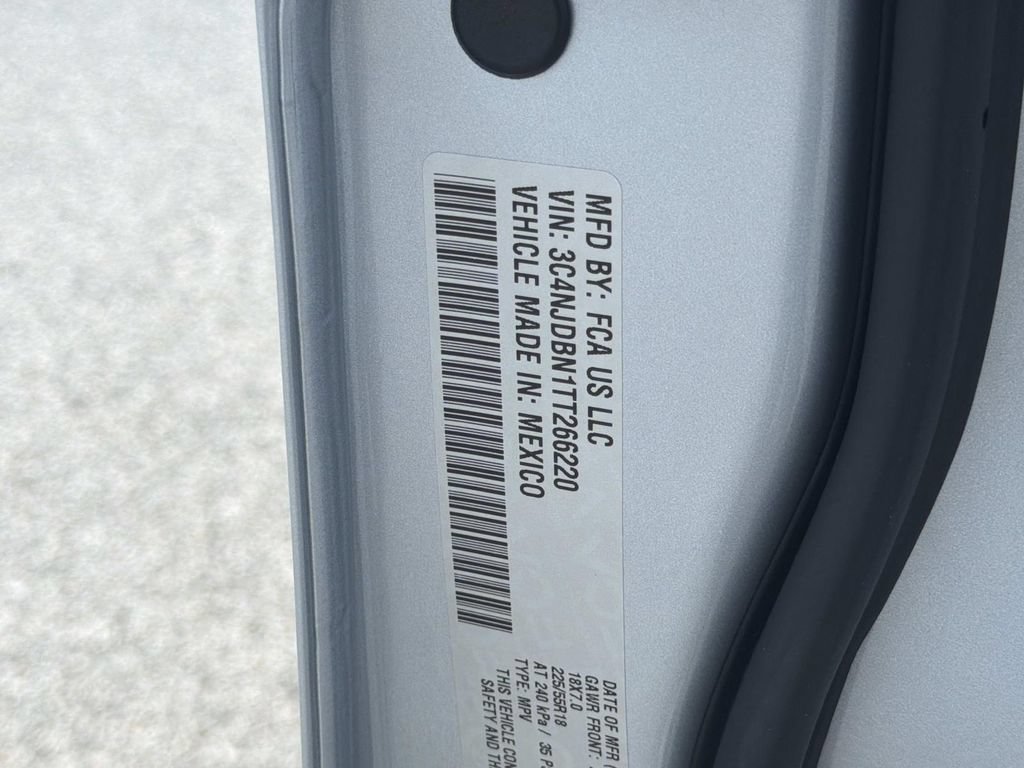 New 2026 Jeep Compass Latitude AWD/4WD image 30