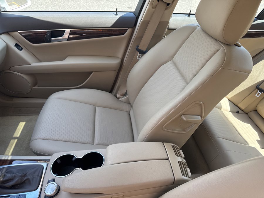 Used 2013 Mercedes-Benz C 300 Luxury image 17