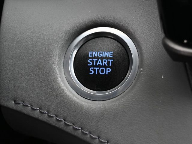 Used 2021 Toyota Highlander LE AWD/4WD image 18