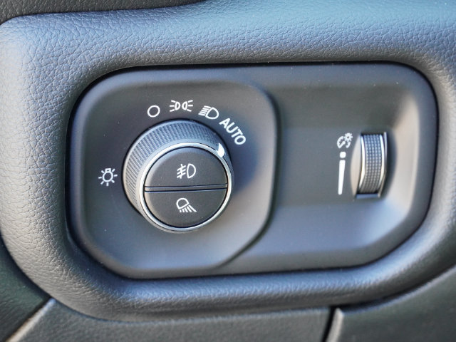 New 2027 RAM 3500 Big Horn AWD/4WD image 33