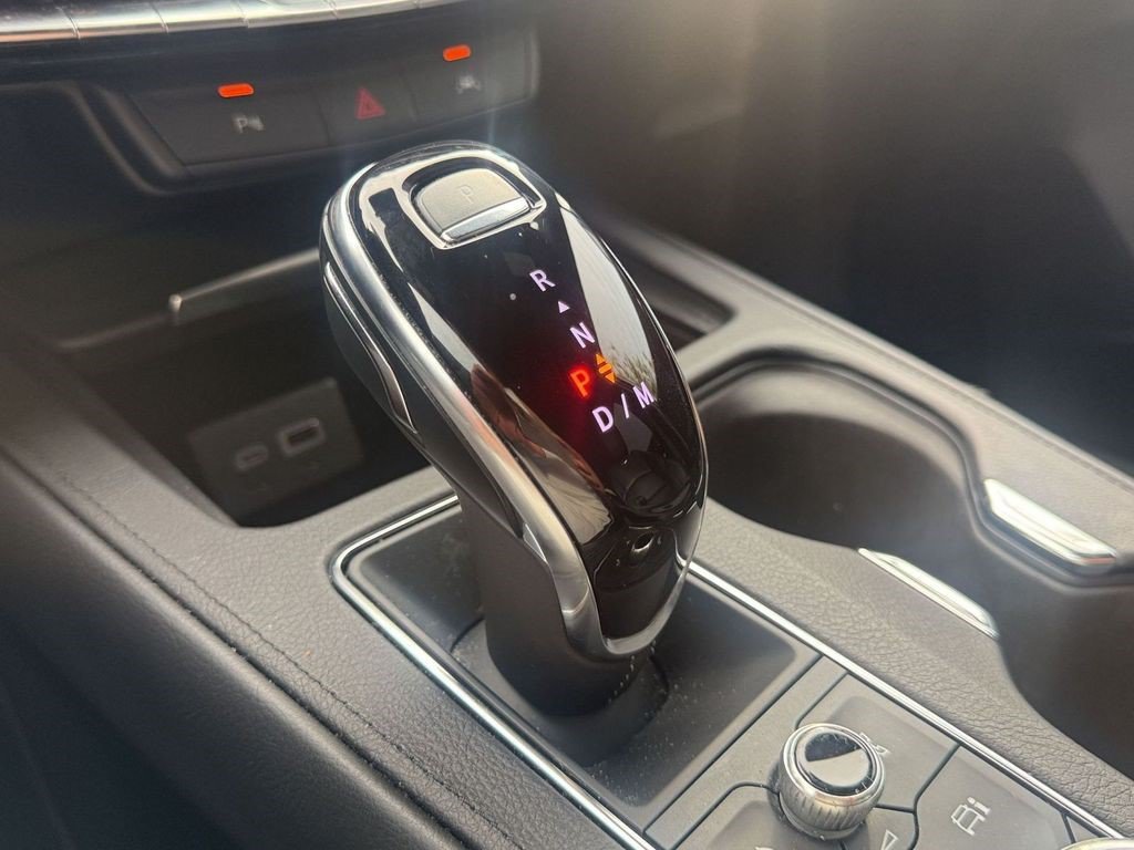 Certified 2025 Cadillac XT4 Premium Luxury FWD image 22