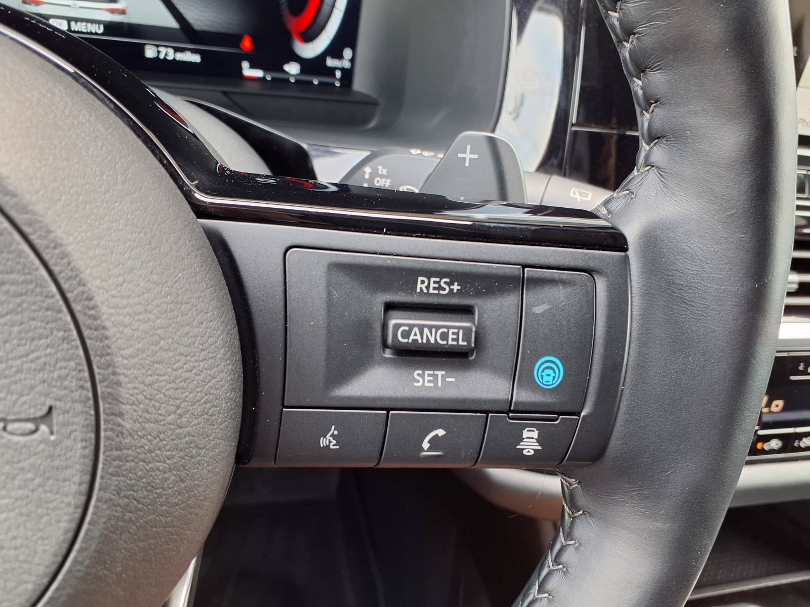 Used 2024 Nissan Pathfinder Platinum AWD/4WD image 17
