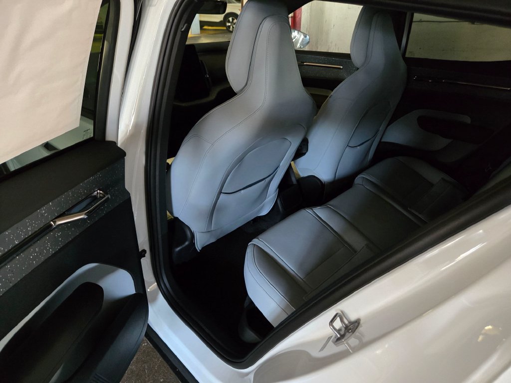 New 2026 Volvo EX30 Ultra w/ Protection Package AWD/4WD image 15