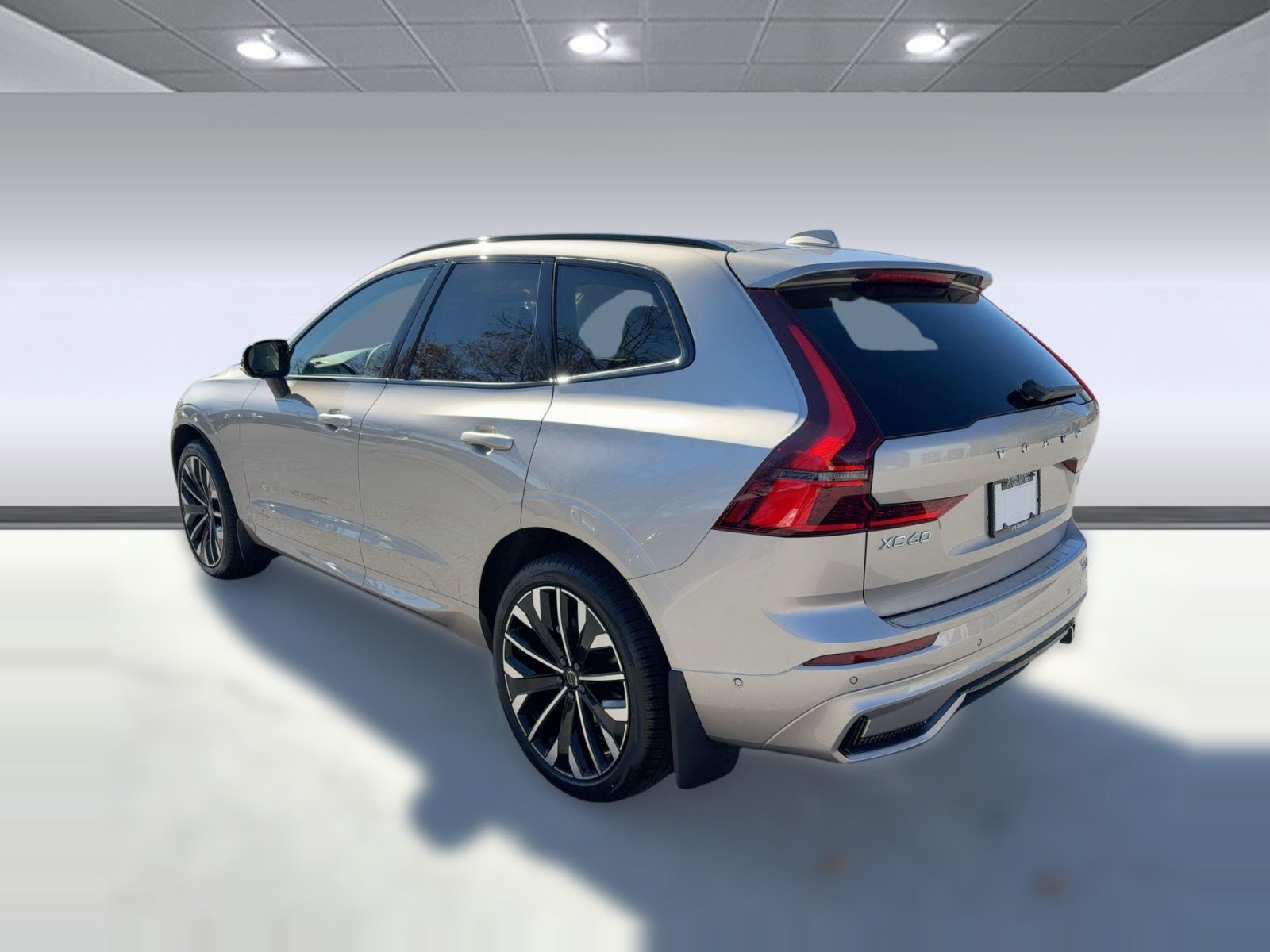 New 2026 Volvo XC60 B5 Ultra w/ Climate Package image 3