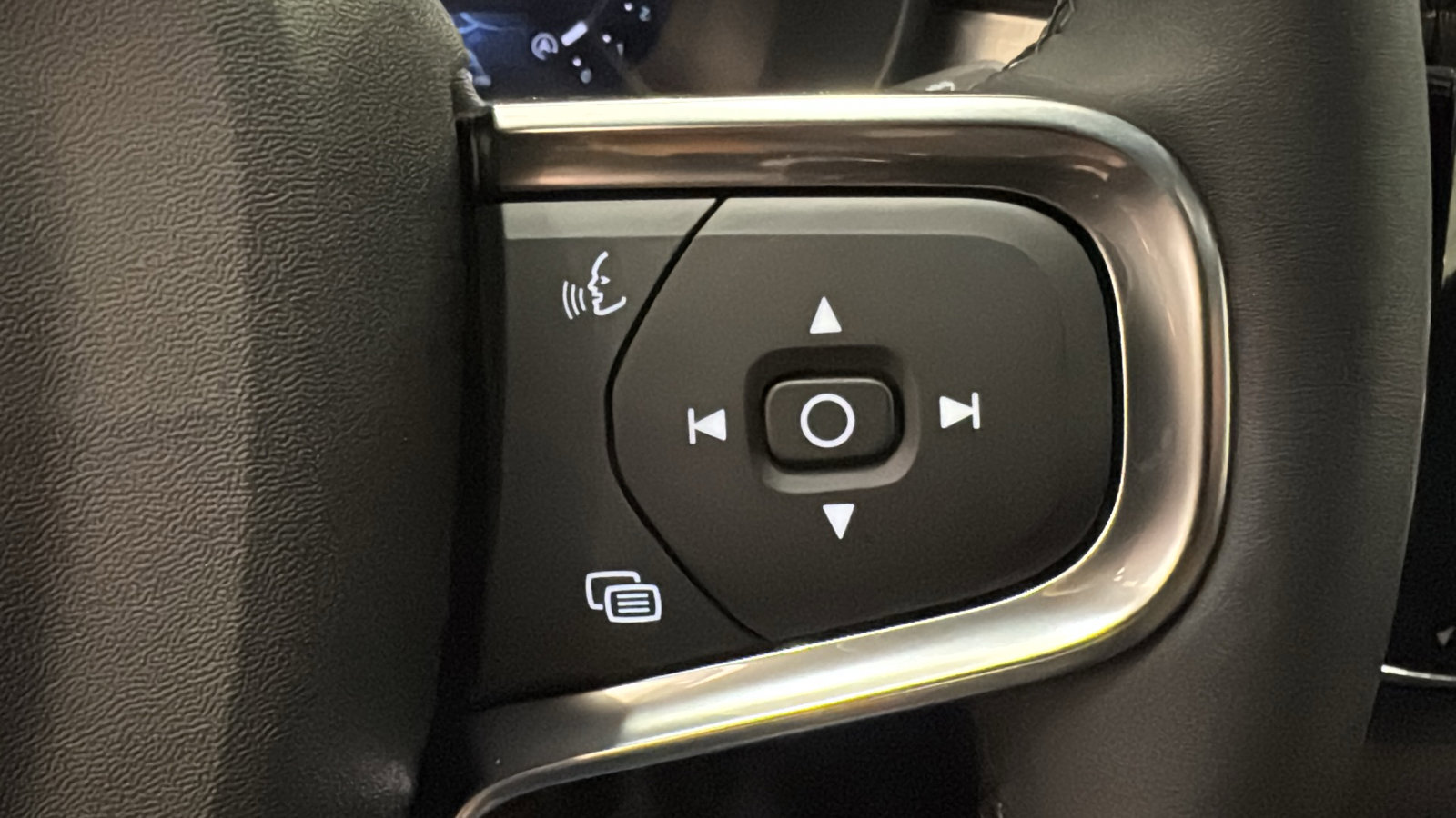 New 2026 Volvo XC40 B4 Plus w/ Climate Package FWD image 14