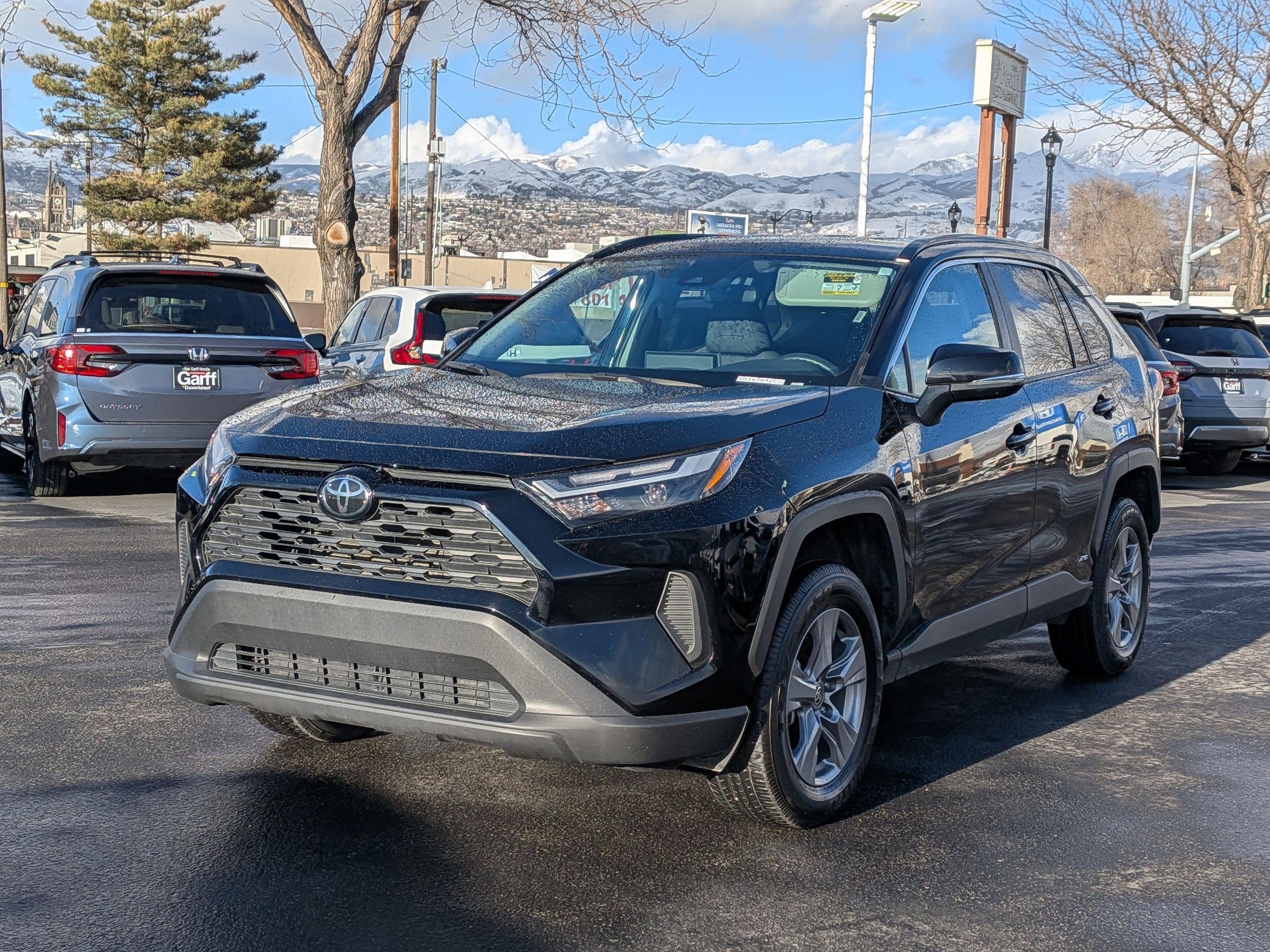 Used 2025 Toyota RAV4 XLE image 11