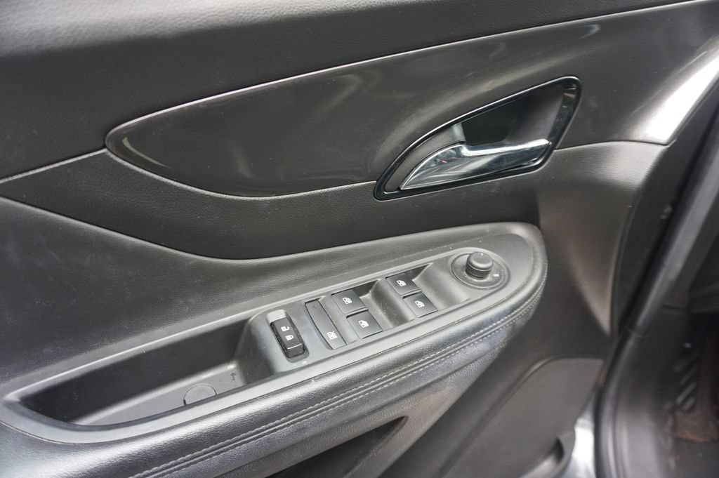 Used 2017 Buick Encore Essence FWD image 3