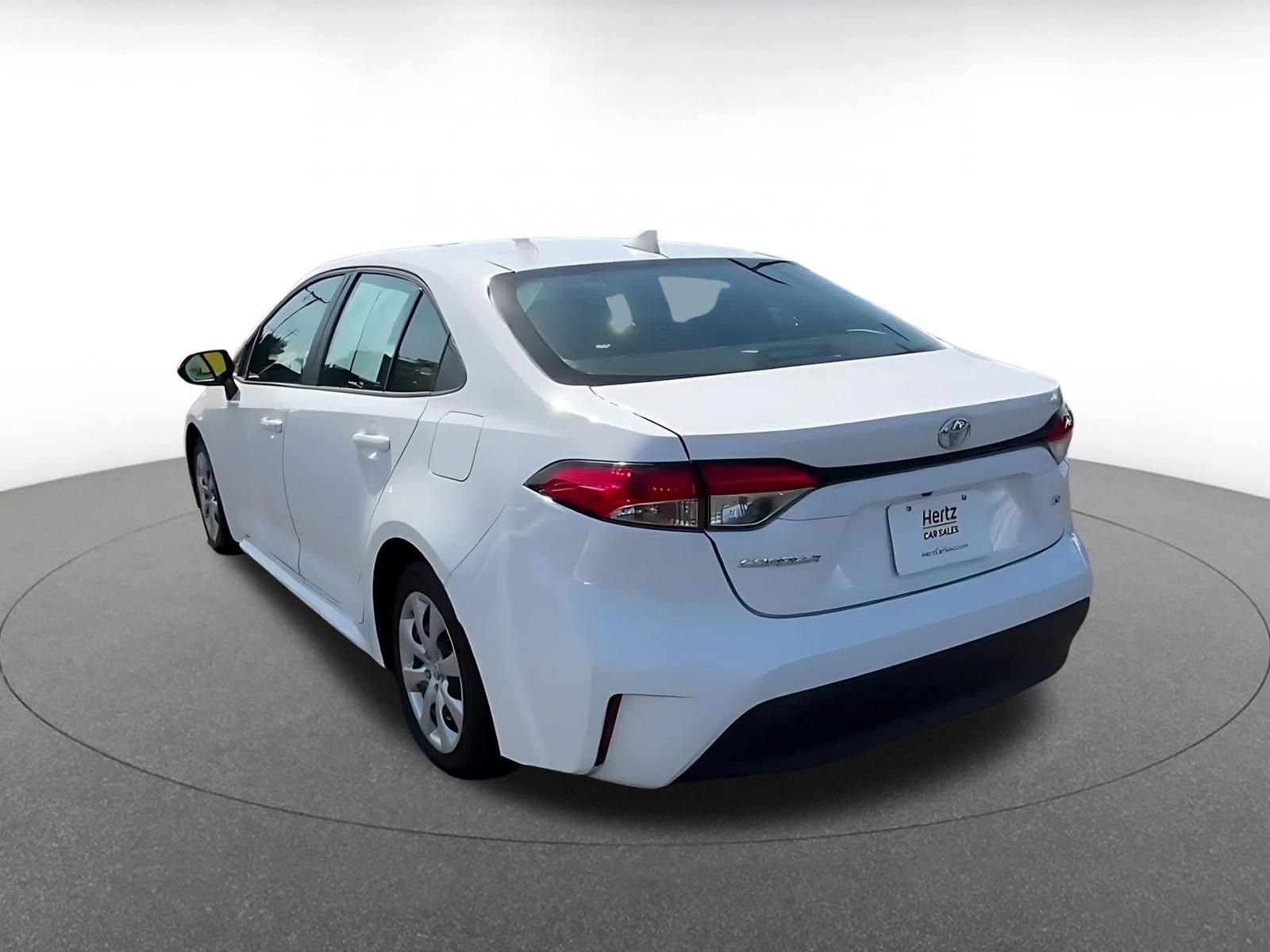 Used 2025 Toyota Corolla LE FWD image 10