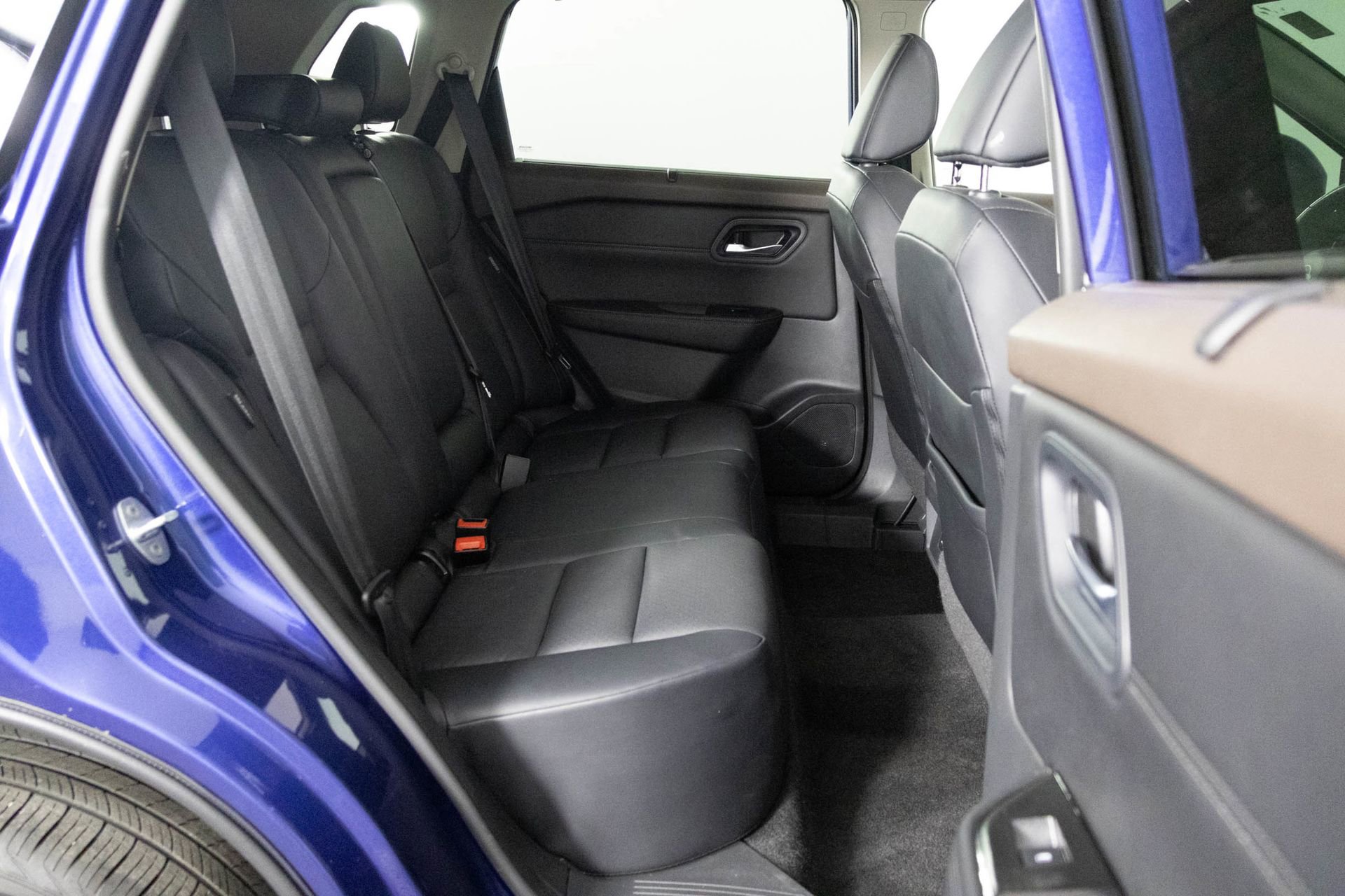 Used 2023 Nissan Rogue SV w/ SV Premium B Package image 38