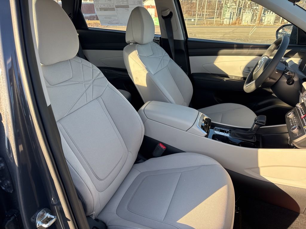 New 2026 Hyundai Tucson SE image 9