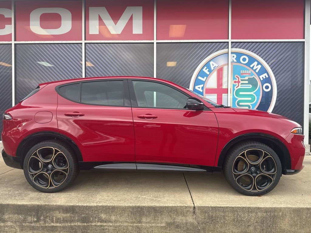New 2025 Alfa Romeo Tonale AWD/4WD image 2