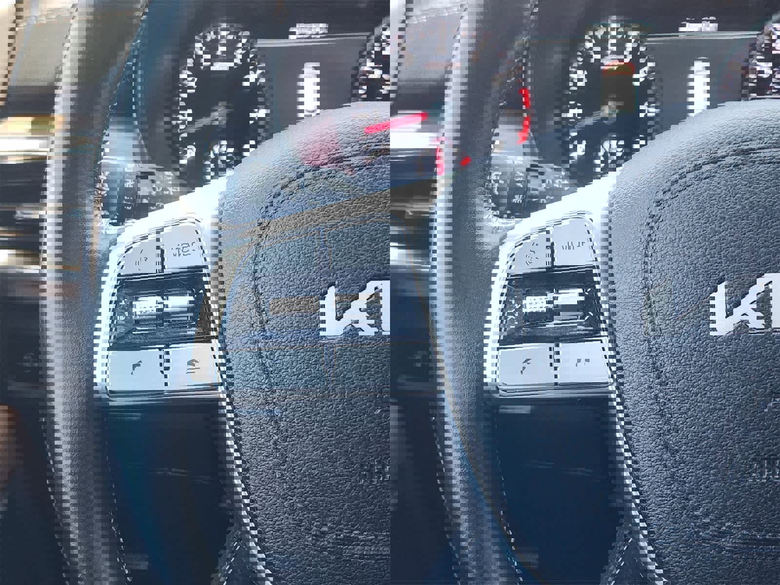 Used 2022 Kia Telluride SX w/ SX Prestige Package image 27