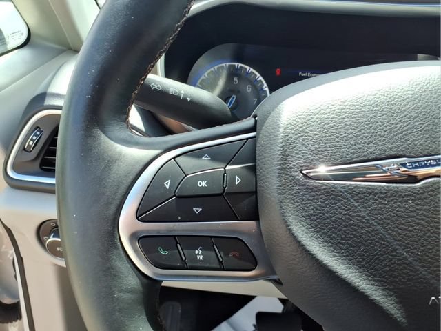 Used 2018 Chrysler Pacifica Touring-L Plus FWD image 19